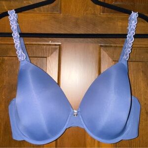 Natori 36D purple lightly padded underwire bra with lace trimmed straps